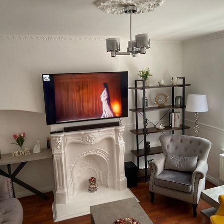 Peeams Abode Apartment Dagenham Exterior photo